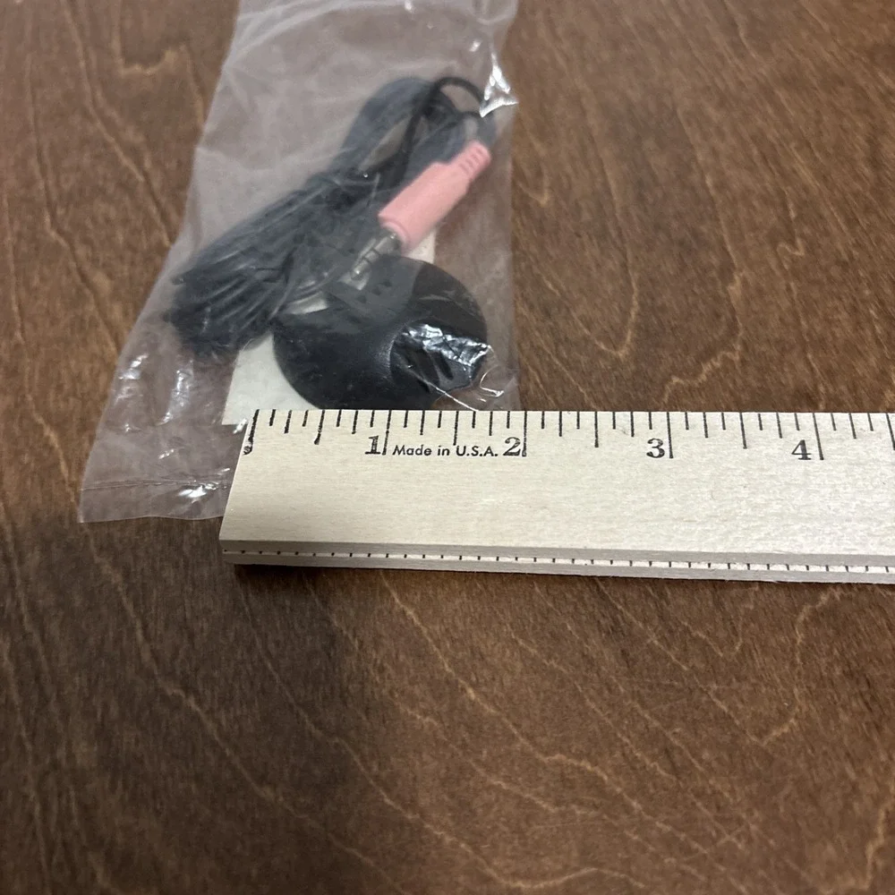 Labtec Model‎ 7303 Wired Microphone 3.5mm Plug New In Plastic Bag